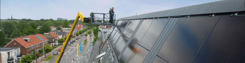 Kraan installeert zonnepanelen voor Weijerseikhout